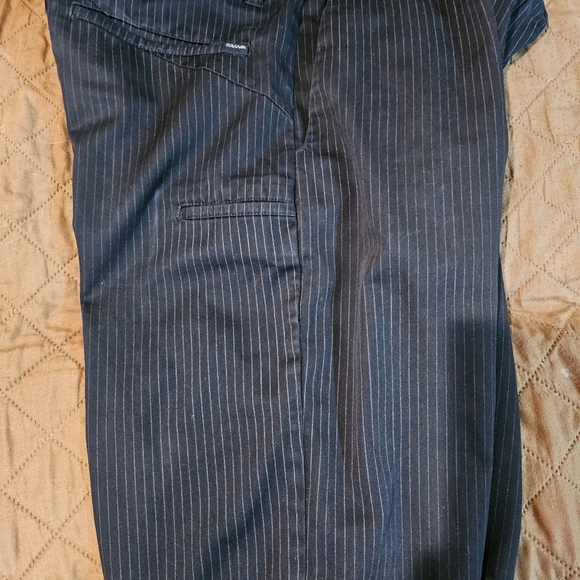 Volcom shorts - Picture 3 of 3